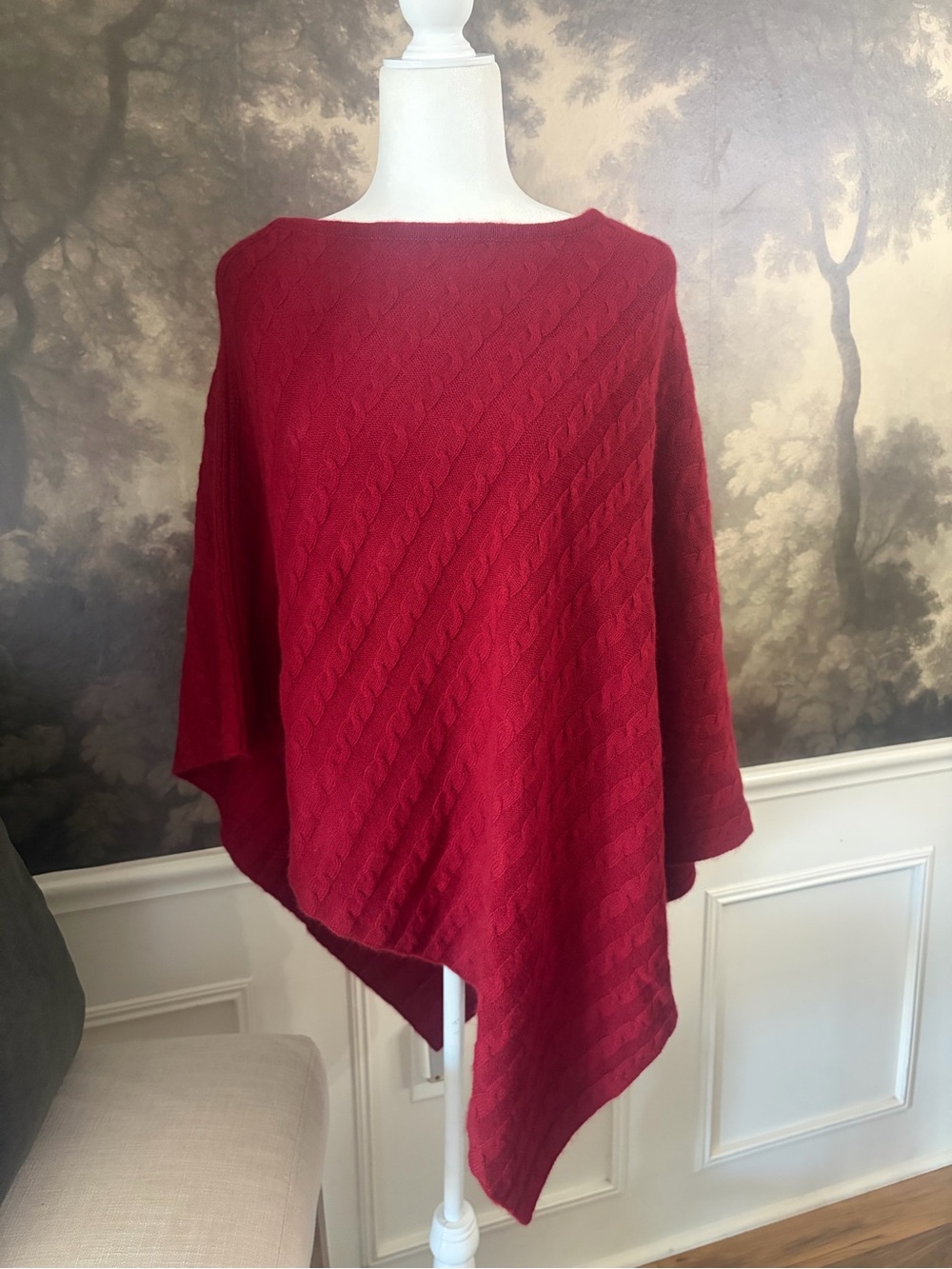 Dillard’s NWT 100% Cashmere Asymmetrical Cable Knit Poncho Cape Red/Burgundy OS